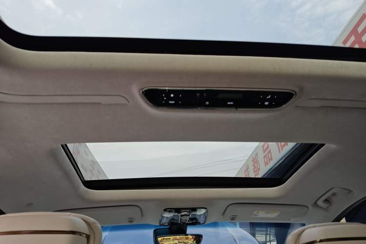 Used Buick Century 2023 2.0T Six-Seater Yinshi Edition Headliner