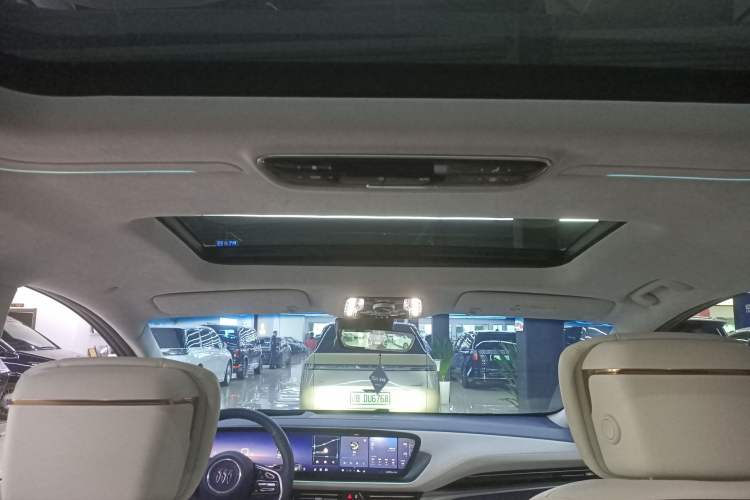 Used Buick Century 2023 2.0T Seven-Seater Yinshi Edition Headliner