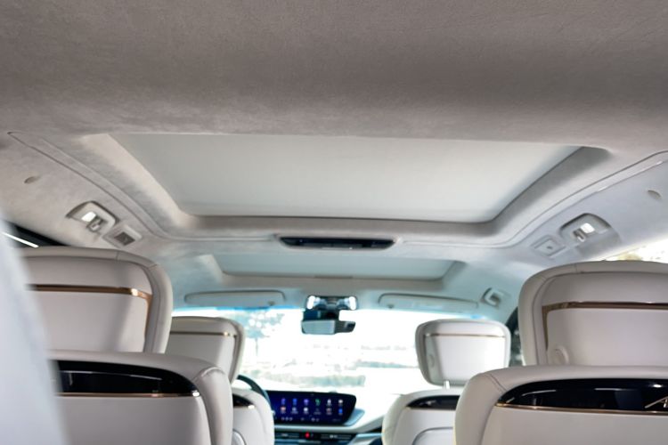 Used Buick Century 2023 2.0T Six-Seater Yinshi Edition Headliner
