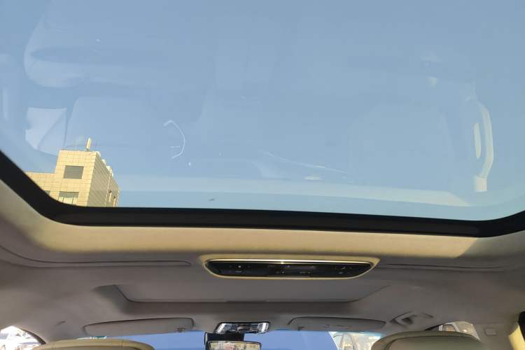 Used Buick Century 2023 2.0T Six-Seater Yinshi Edition Headliner