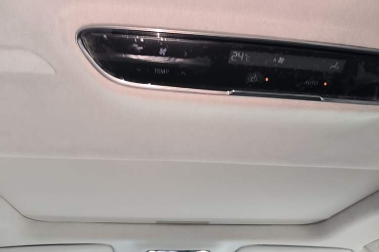 Used Buick Century 2023 2.0T Six-Seater Yinshi Edition Headliner