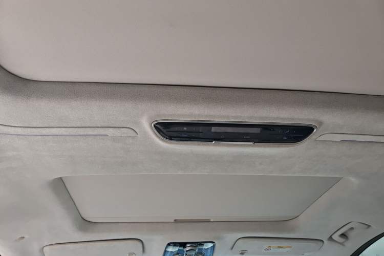 Used Buick Century 2023 2.0T Six-Seater Yinshi Edition Headliner