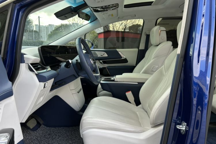Used Buick Century 2023 2.0T Six-Seater Yinshi Edition Interior 2