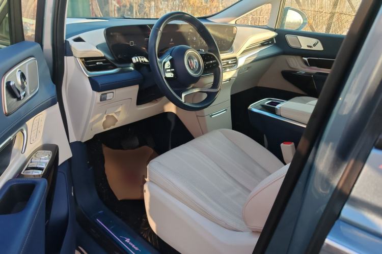 Used Buick Century 2023 2.0T Seven-Seater Yinshi Edition Interior 3