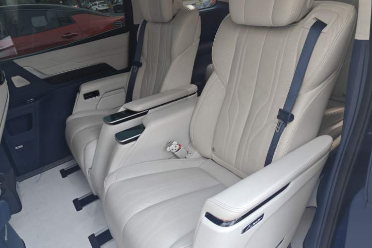 Used Buick Century 2023 2.0T Six-Seater Yinshi Edition Interior 4