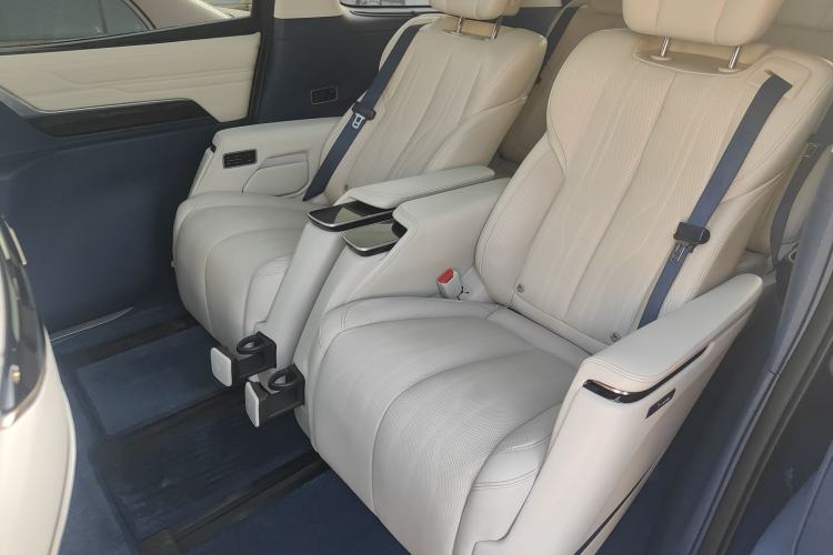 Used Buick Century 2023 2.0T Six-Seater Yinshi Edition Interior 4