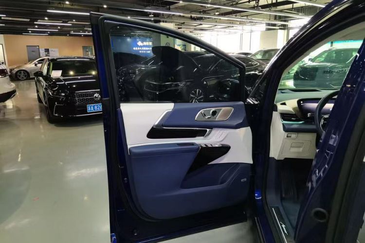 Used Buick Century 2023 2.0T Six-Seater Yinshi Edition Interior 7