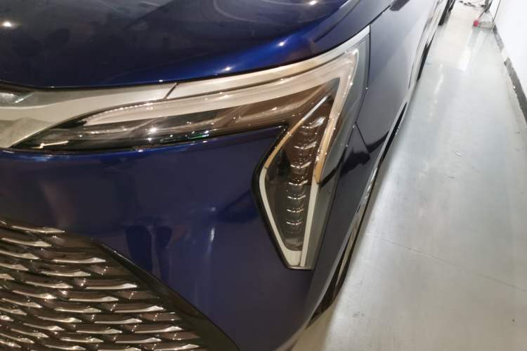 Used Buick Century 2023 2.0T Six-Seater Yinshi Edition Left Front Headlight