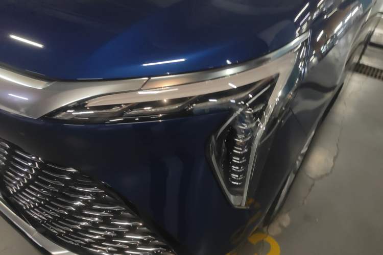 Used Buick Century 2023 2.0T Six-Seater Yinshi Edition Left Front Headlight