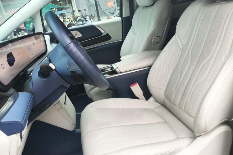 Used Buick Century 2023 2.0T Six-Seater Yinshi Edition Left Front Seat