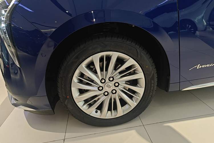Used Buick Century 2023 2.0T Six-Seater Yinshi Edition Left Front Wheel Hub