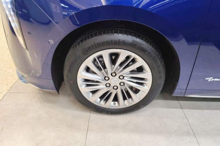Used Buick Century 2023 2.0T Six-Seater Yinshi Edition Left Front Wheel Hub