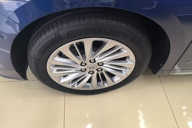 Used Buick Century 2023 2.0T Six-Seater Yinshi Edition Left Front Wheel Hub