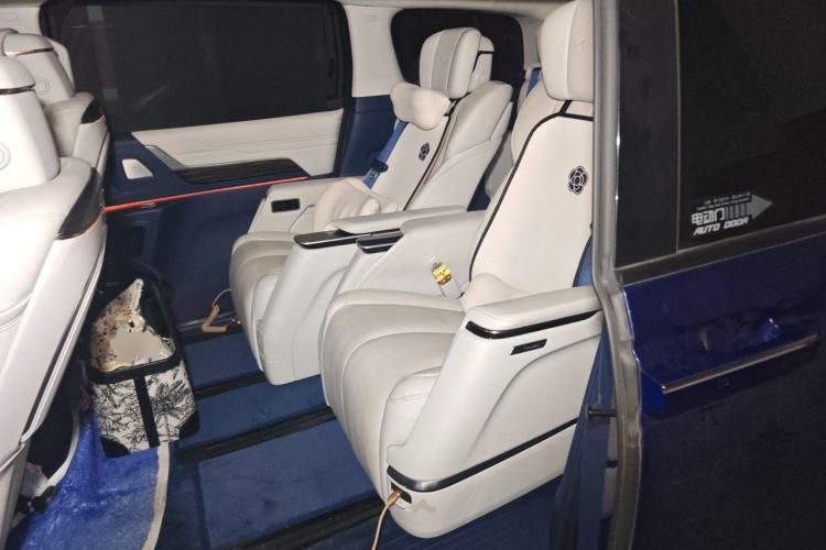 Used Buick Century 2023 2.0T Seven-Seater Yinshi Edition Left Rear Seat