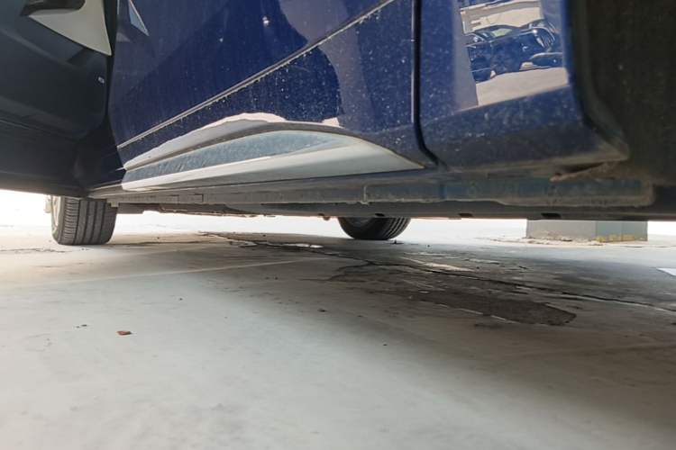 Used Buick Century 2023 2.0T Six-Seater Yinshi Edition Left Side Sill