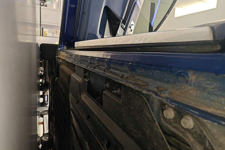 Used Buick Century 2023 2.0T Six-Seater Yinshi Edition Left Side Sill