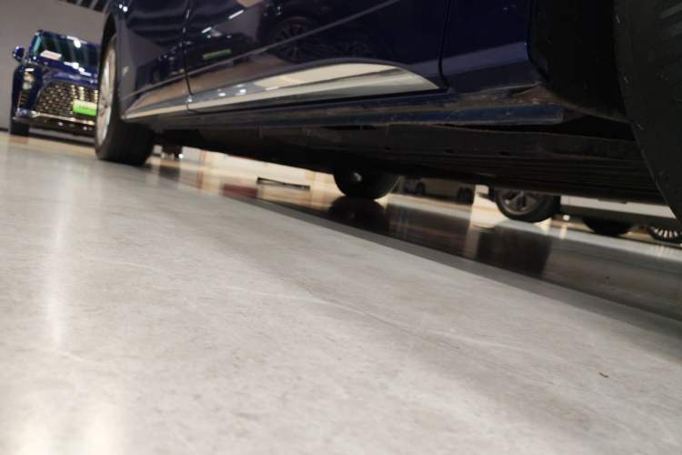 Used Buick Century 2023 2.0T Six-Seater Yinshi Edition Left Side Sill