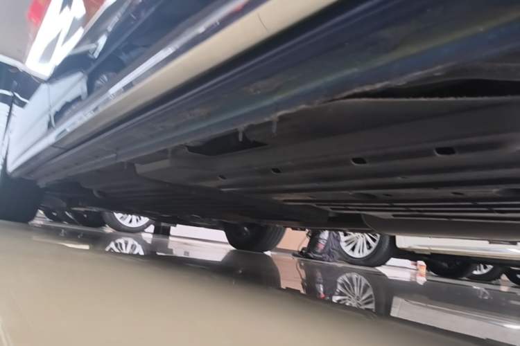 Used Buick Century 2023 2.0T Six-Seater Yinshi Edition Left Side Sill
