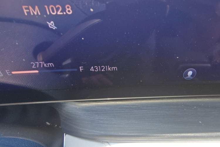 Used Buick Century 2023 2.0T Six-Seater Yinshi Edition Odometer Close Up