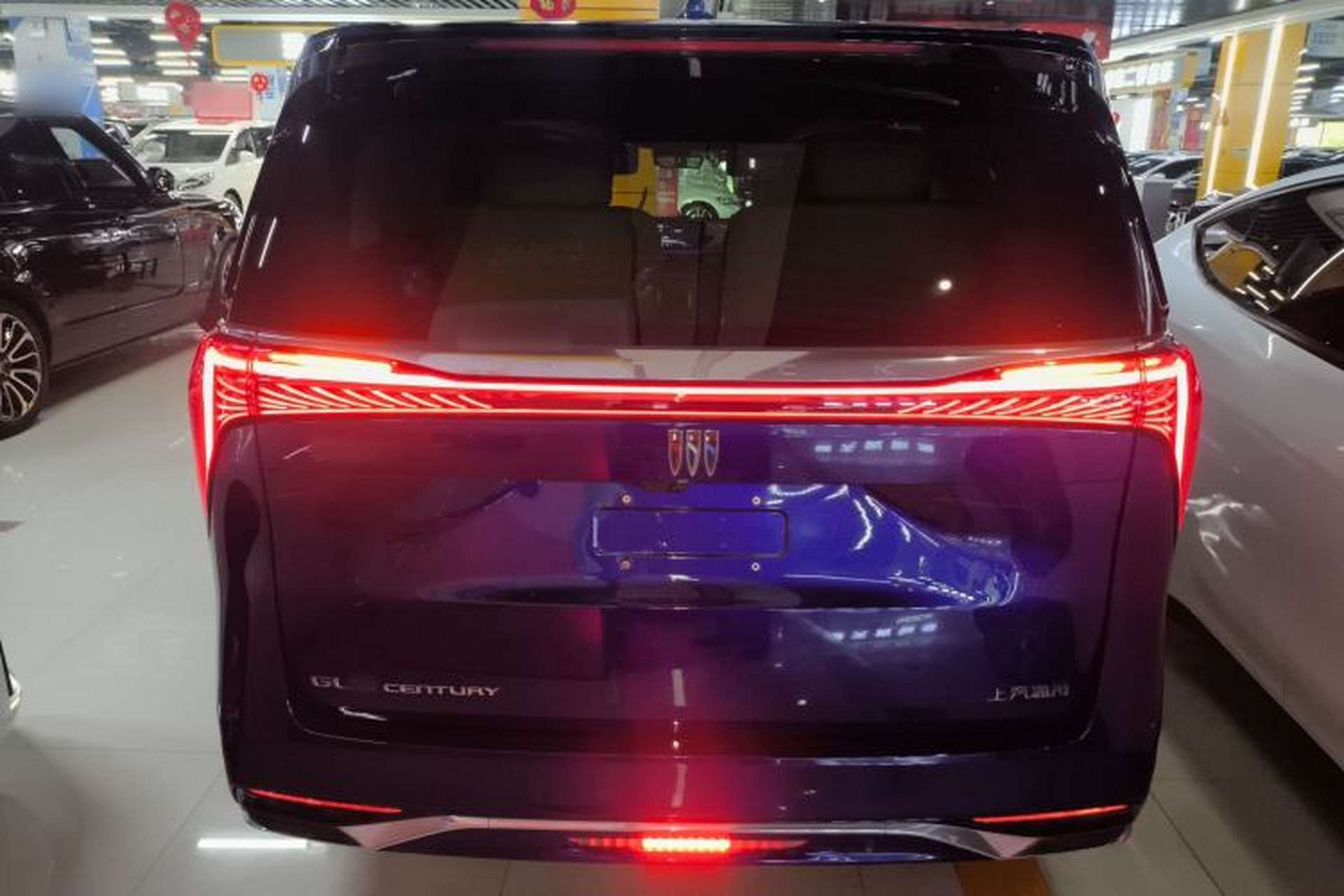 Used Buick Century 2023 2.0T Six-Seater Yinshi Edition Rear