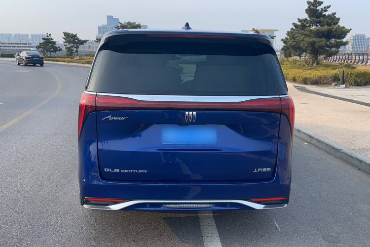 Used Buick Century 2023 2.0T Six-Seater Yinshi Edition Rear