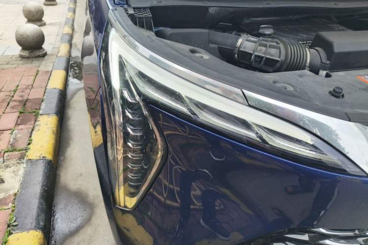 Used Buick Century 2023 2.0T Six-Seater Yinshi Edition Right Front Headlight