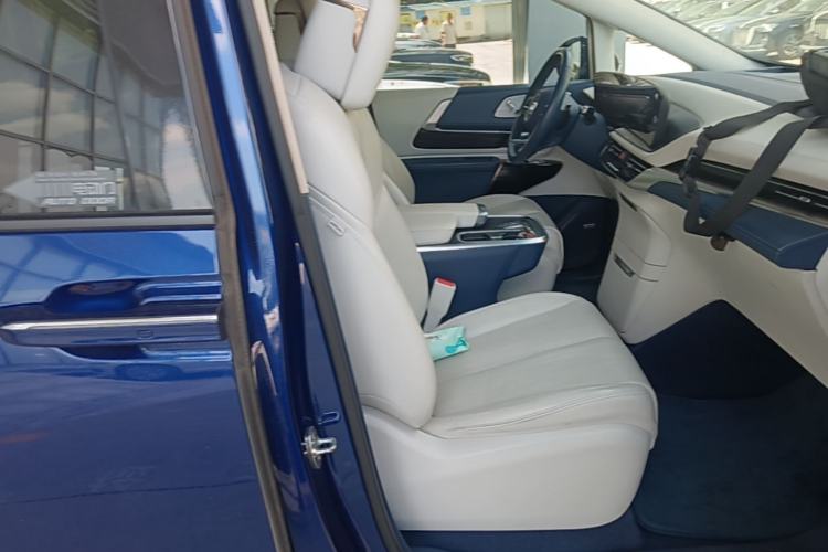 Used Buick Century 2023 2.0T Six-Seater Yinshi Edition Right Front Seat