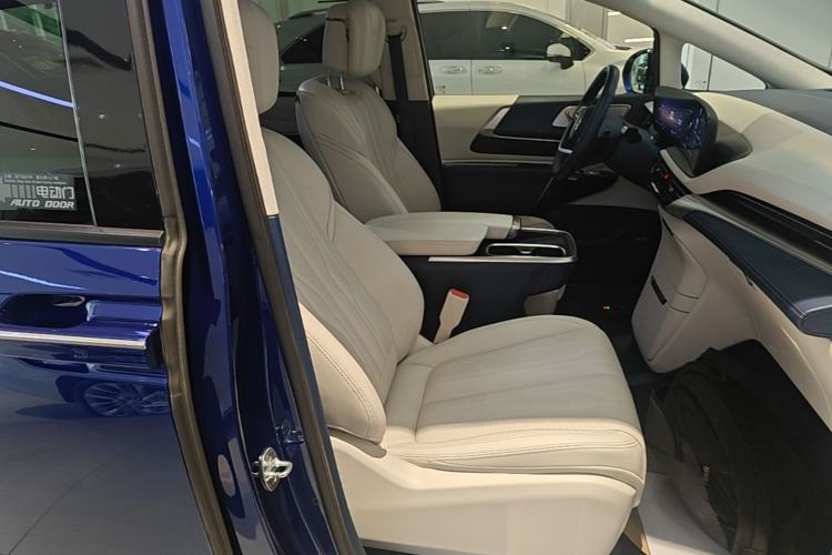 Used Buick Century 2023 2.0T Six-Seater Yinshi Edition Right Front Seat