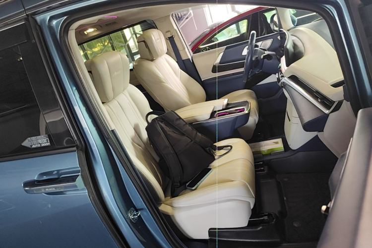 Used Buick Century 2023 2.0T Seven-Seater Yinshi Edition Right Front Seat