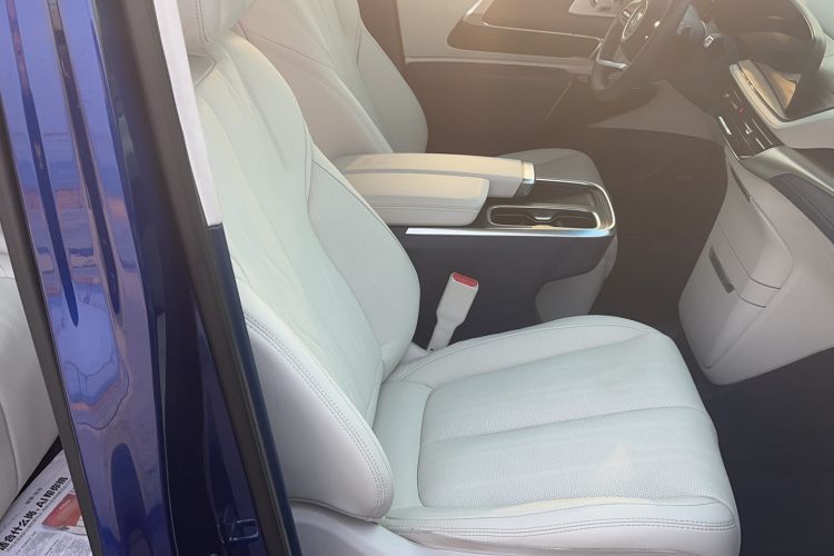 Used Buick Century 2023 2.0T Six-Seater Yinshi Edition Right Front Seat