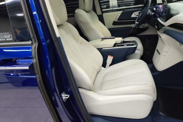 Used Buick Century 2023 2.0T Six-Seater Yinshi Edition Right Front Seat