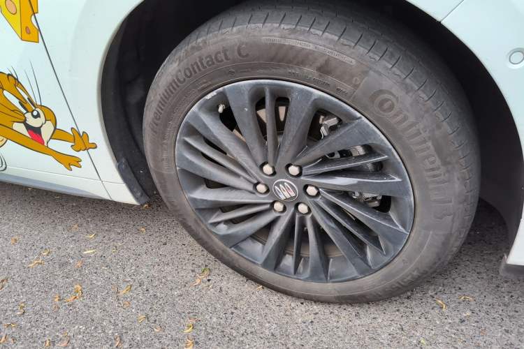 Used Buick Century 2023 2.0T Seven-Seater Yinshi Edition Right Front Wheel Hub