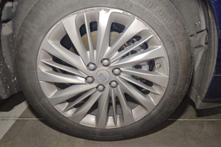 Used Buick Century 2023 2.0T Seven-Seater Yinshi Edition Right Front Wheel Hub
