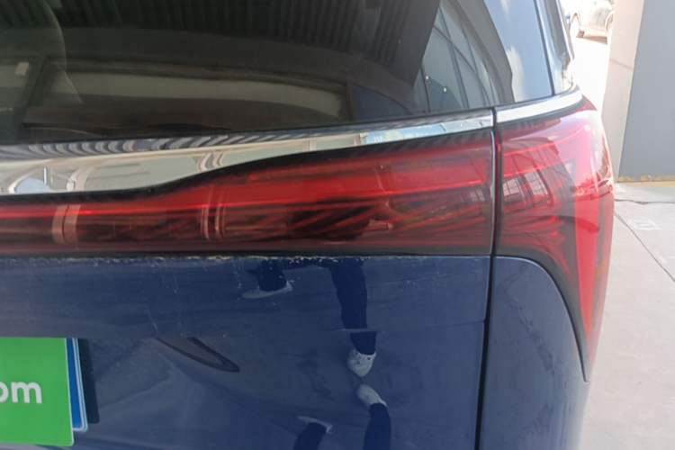 Used Buick Century 2023 2.0T Six-Seater Yinshi Edition Right Rear Taillight