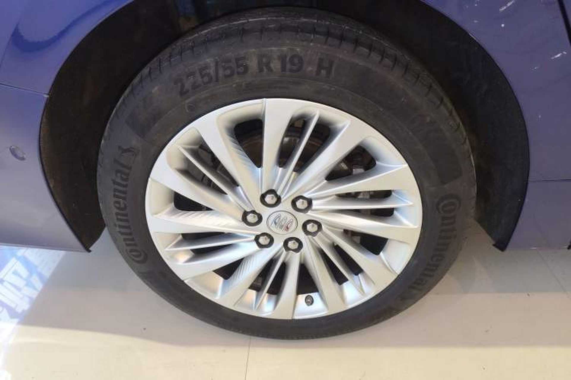 Used Buick Century 2023 2.0T Six-Seater Yinshi Edition Right Rear Wheel Hub