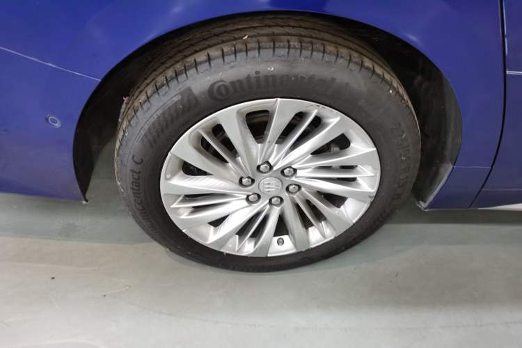 Used Buick Century 2023 2.0T Six-Seater Yinshi Edition Right Rear Wheel Hub