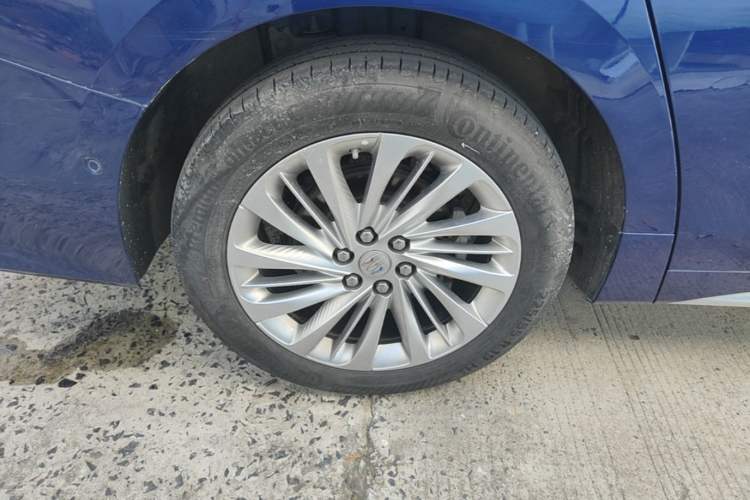 Used Buick Century 2023 2.0T Six-Seater Yinshi Edition Right Rear Wheel Hub