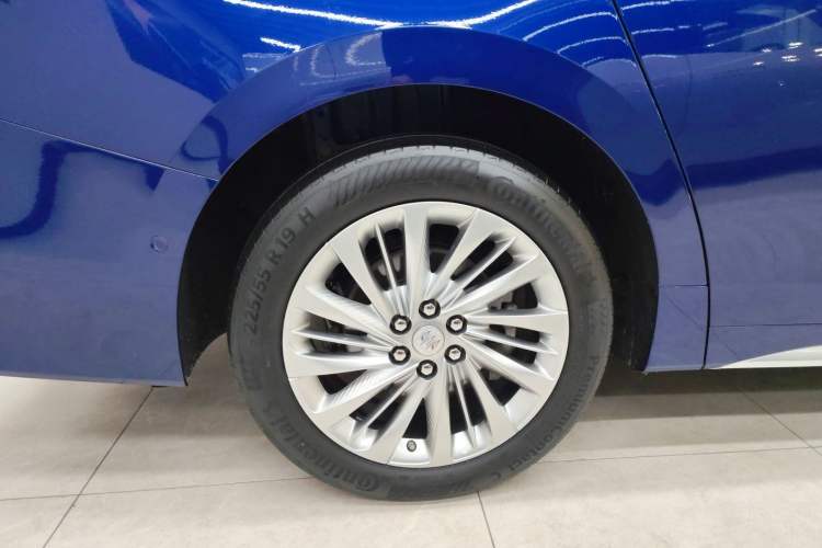Used Buick Century 2023 2.0T Six-Seater Yinshi Edition Right Rear Wheel Hub