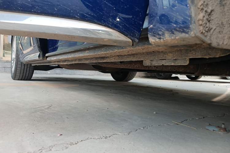 Used Buick Century 2023 2.0T Six-Seater Yinshi Edition Right Side Sill