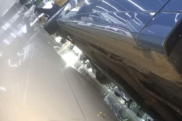 Used Buick Century 2023 2.0T Seven-Seater Yinshi Edition Right Side Sill