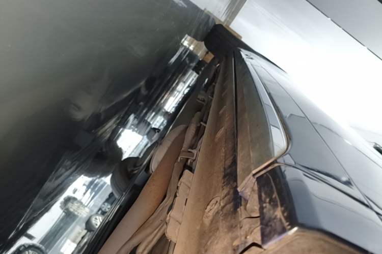 Used Buick Century 2023 2.0T Six-Seater Yinshi Edition Right Side Sill