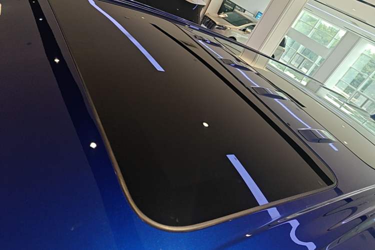 Used Buick Century 2023 2.0T Six-Seater Yinshi Edition Roof
