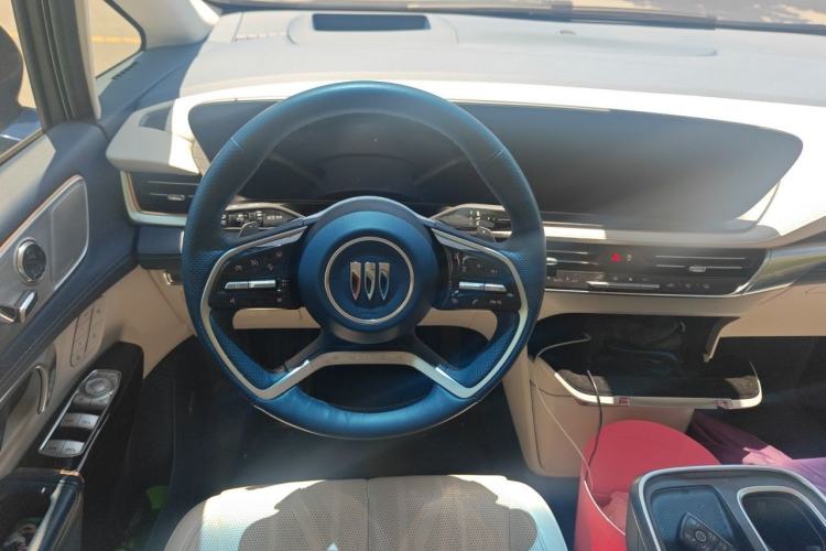 Used Buick Century 2023 2.0T Six-Seater Yinshi Edition Steering Wheel