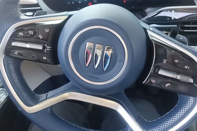 Used Buick Century 2023 2.0T Seven-Seater Yinshi Edition Steering Wheel
