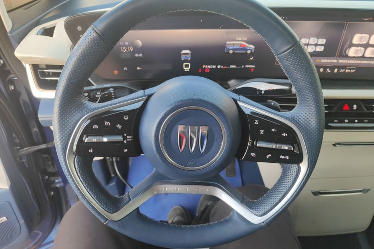 Used Buick Century 2023 2.0T Six-Seater Yinshi Edition Steering Wheel
