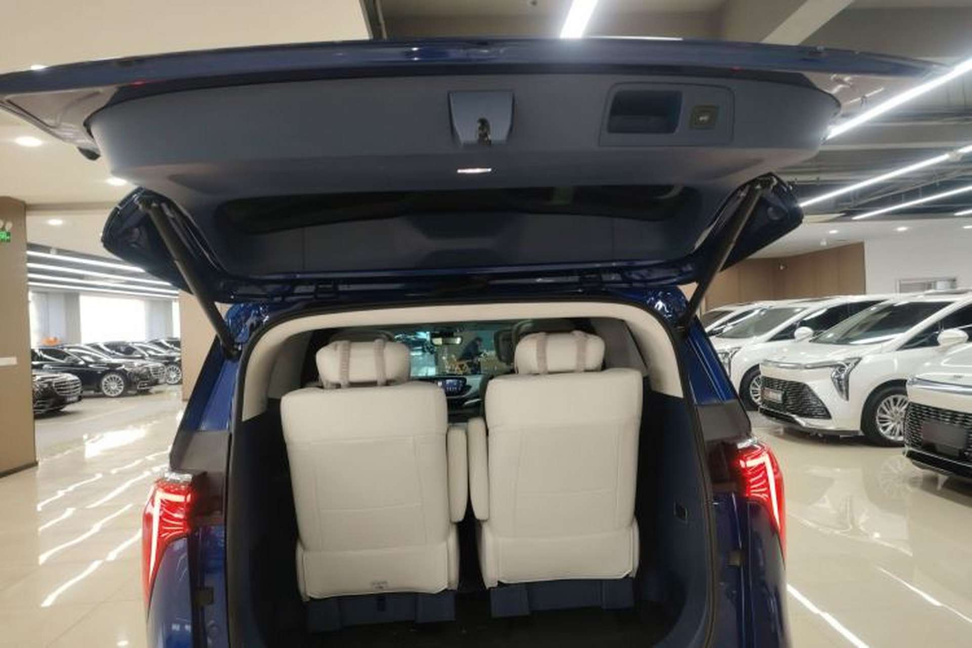 Used Buick Century 2023 2.0T Six-Seater Yinshi Edition Trunk