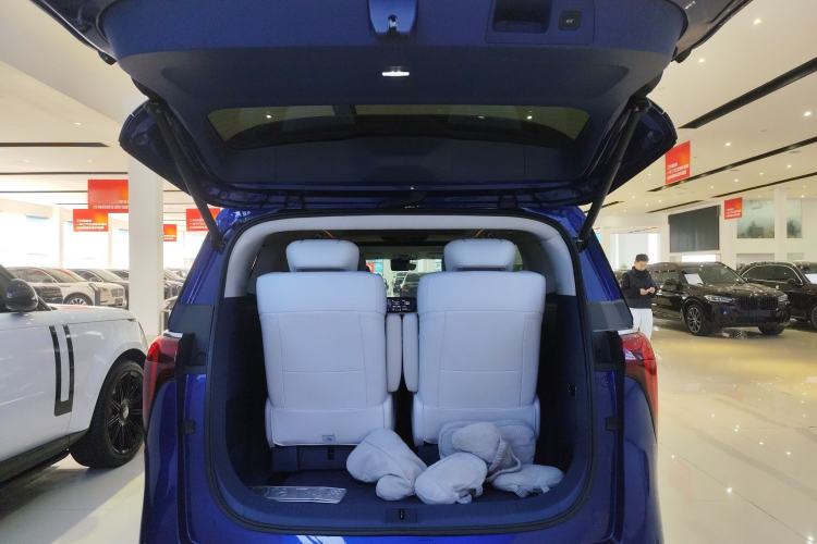 Used Buick Century 2023 2.0T Six-Seater Yinshi Edition Trunk