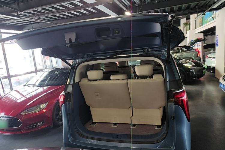 Used Buick Century 2023 2.0T Seven-Seater Yinshi Edition Trunk