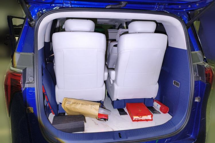 Used Buick Century 2023 2.0T Six-Seater Yinshi Edition Trunk