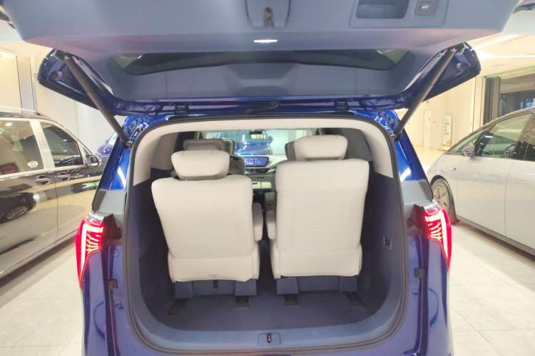 Used Buick Century 2023 2.0T Six-Seater Yinshi Edition Trunk